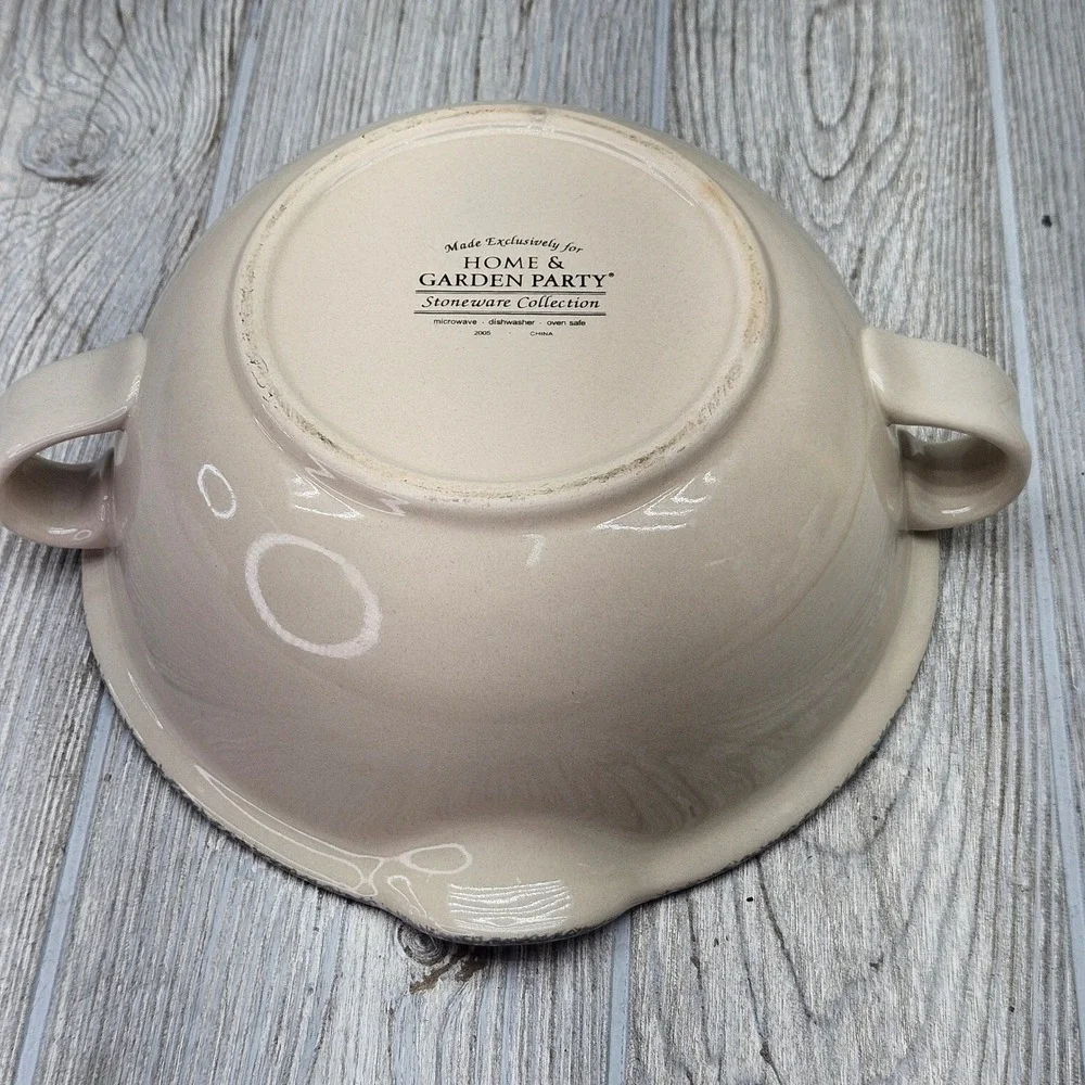 Home & Garden Party Stoneware Batter Bowl Pine Cone Spout Double Handle 2005